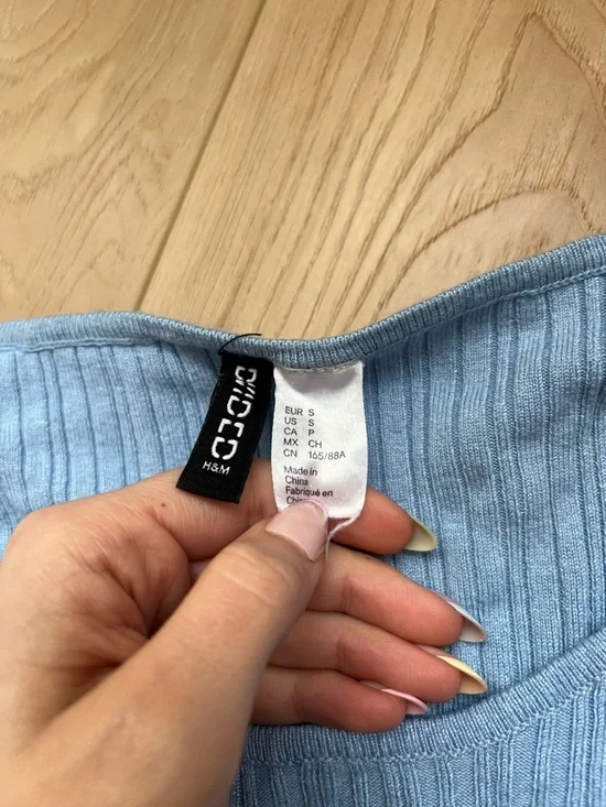 H&M Pale Blue Ribbed Cropped Knit Top - Picture 2 of 2